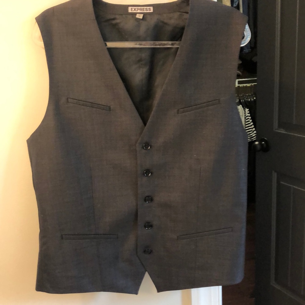 Charcoal / Black vest